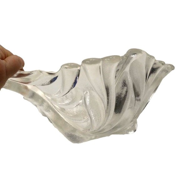 Leaf Shaped Textured Heavy Glass Serving Dish 12 In x 14 In x 5 In Tall Vintage - Picture 3 of 6